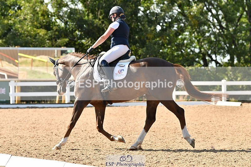 250817-154718-11330 - 214-Verity.PerryVogue