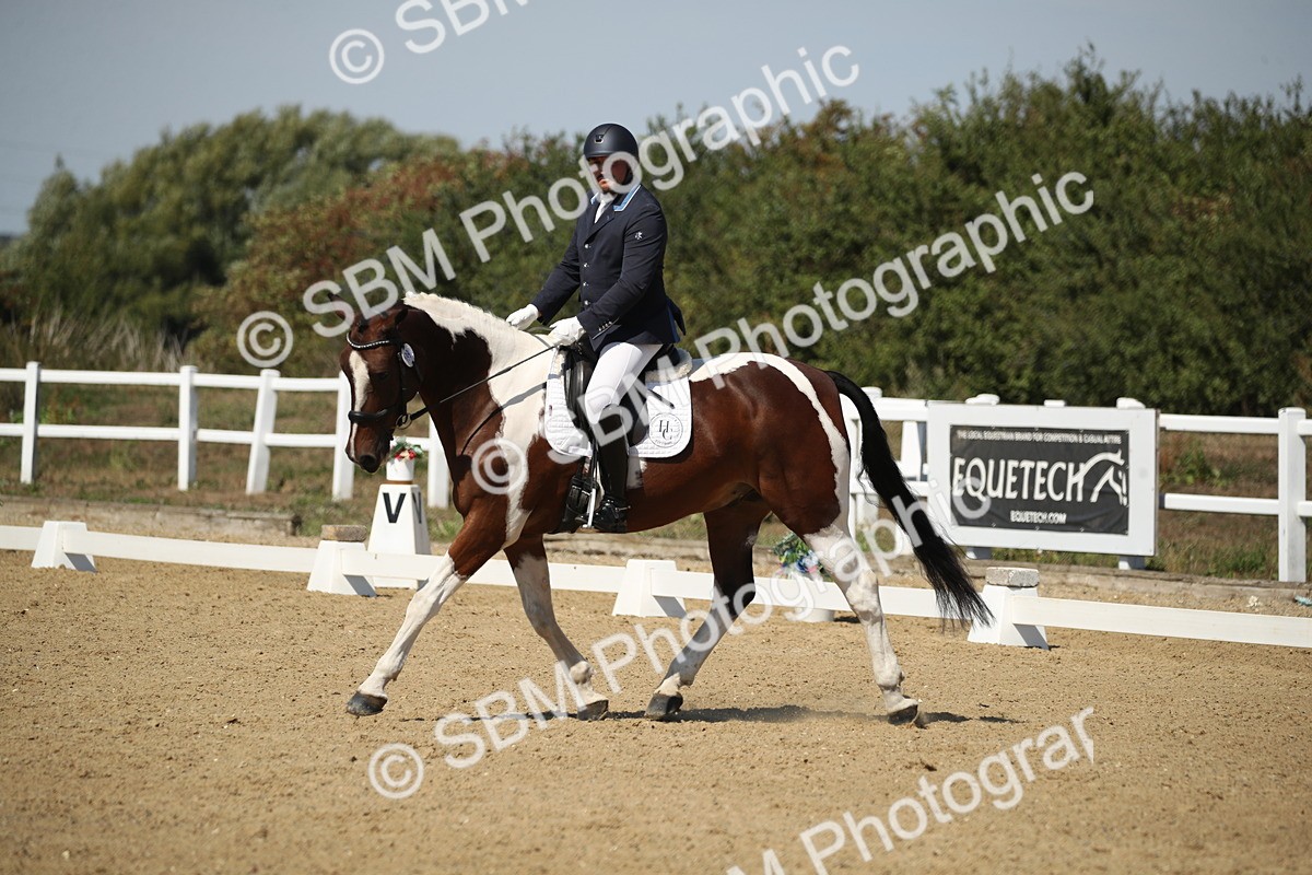 SBM_005092 - Class 11 - Novice 5 - 11.41-12.58