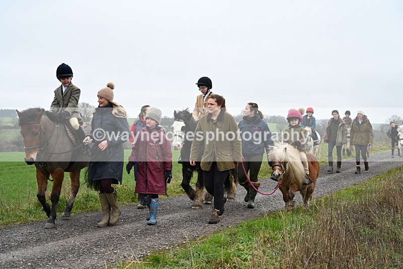 WJ7_9839 - Walk out..