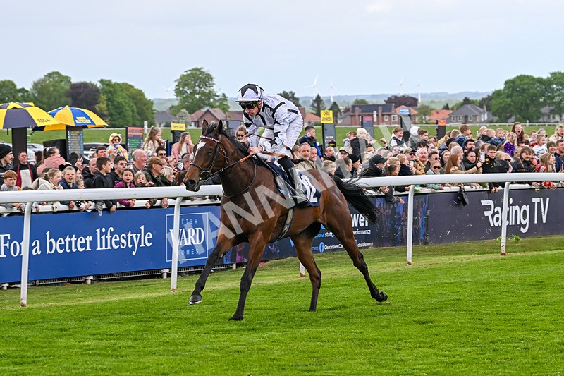 050525-Race 1-Saucy Jane-4085 - Race 1