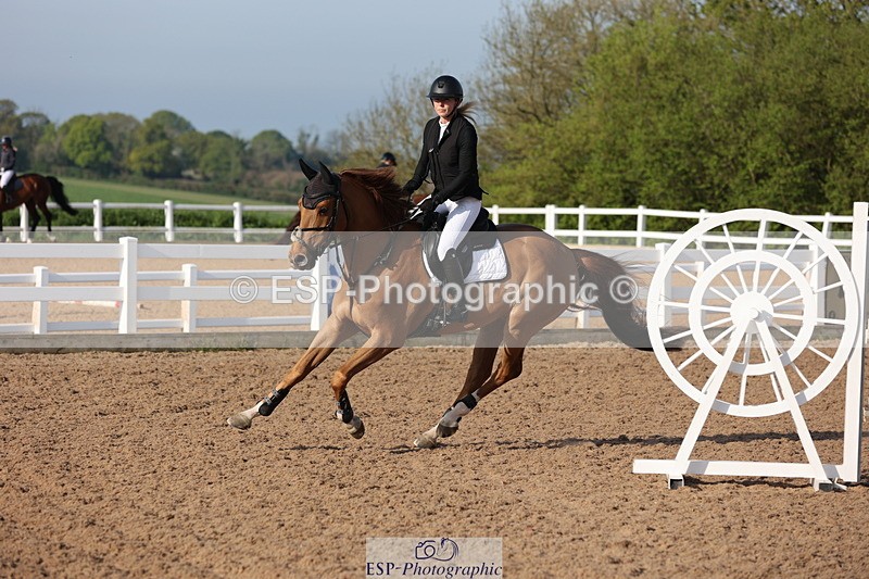 240510A-081106-04110 - Cls 13 British Novice and 90cm Open