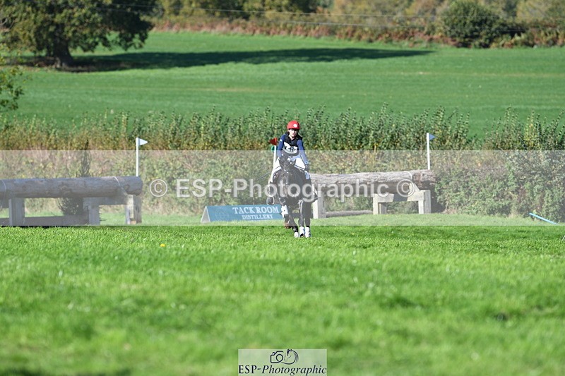 251024A-123806-11606 - B-136-Sophie.Jackson