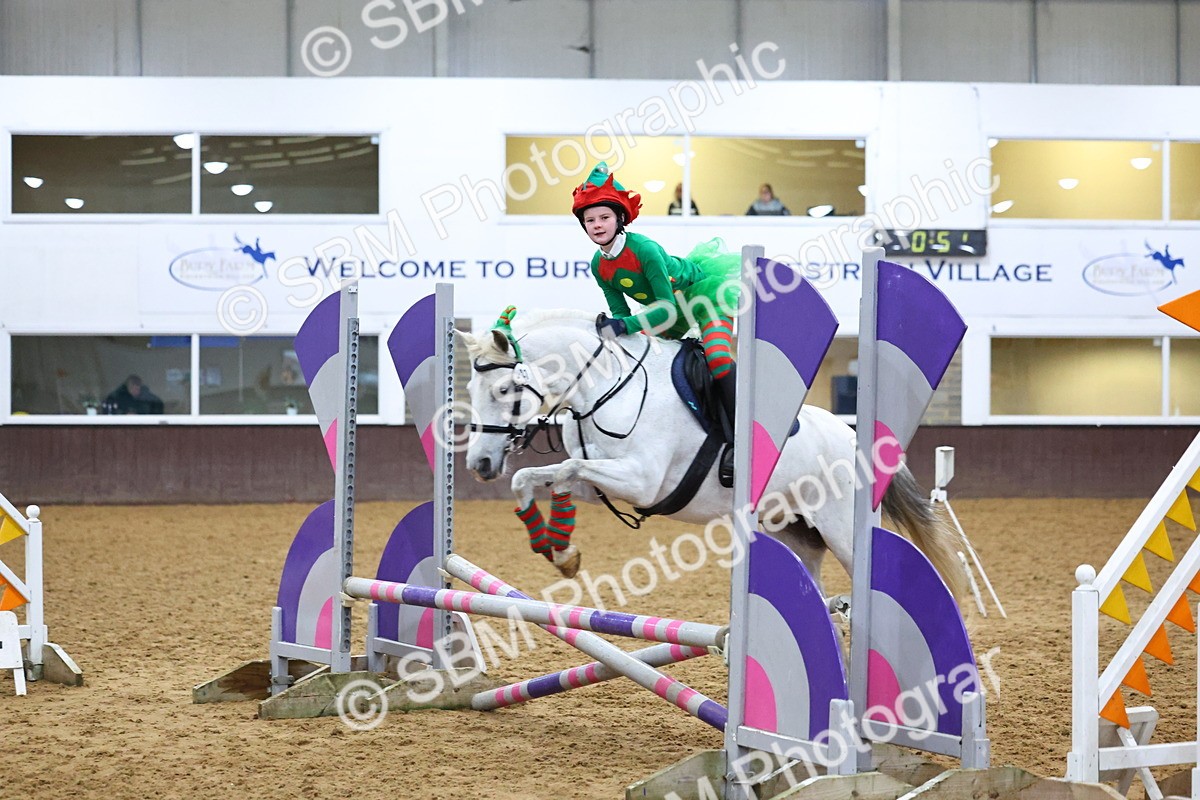 SBM_001799 - Class 4 - Festive Fences - 70cm