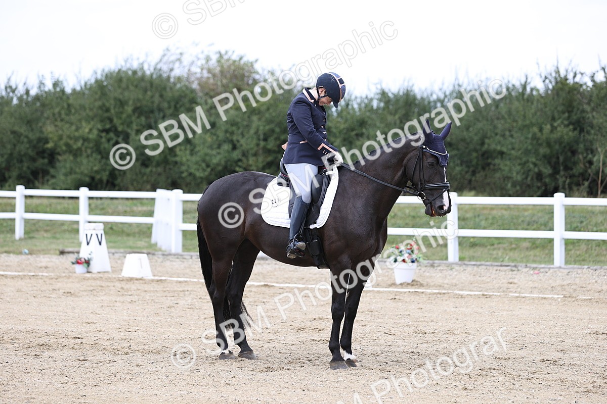 SBM_017591 - Class 14 - Novice 23 - 13.52-14.55