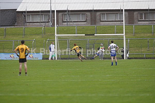 091 - Navan o Mahonys win football final 2015