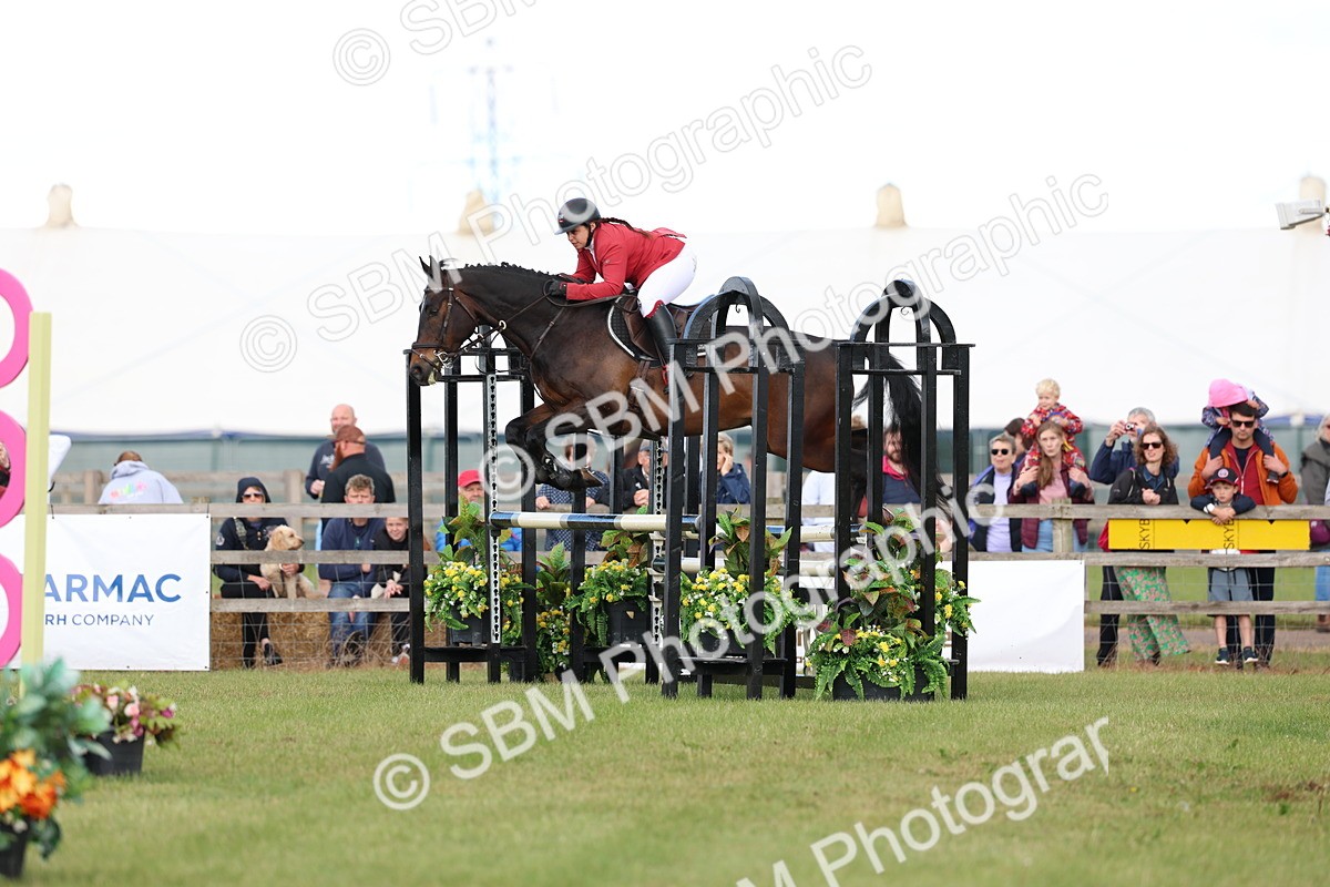 SBM_13459 - Class 206 - Senior Newcomers - 1.10m Open