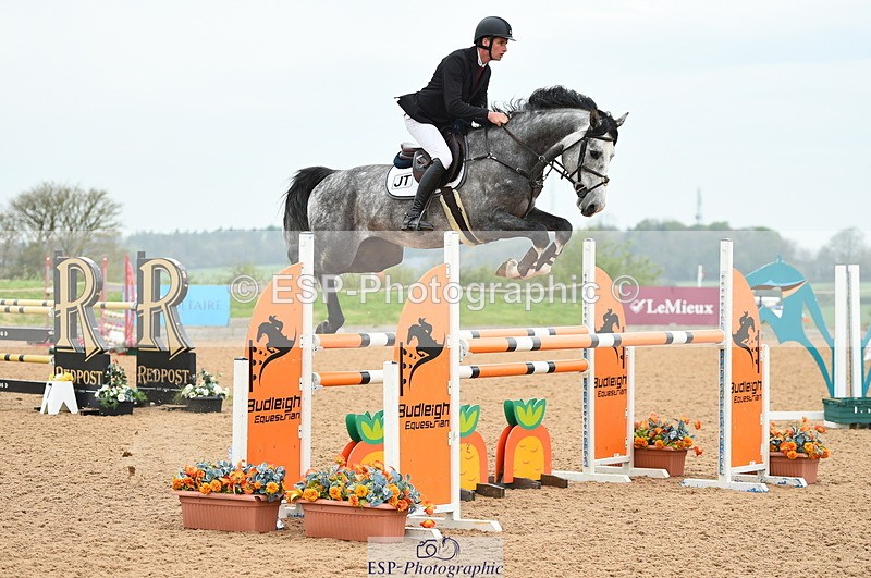 230504A-095010-00455 - Cls 8 Snr Foxhunter