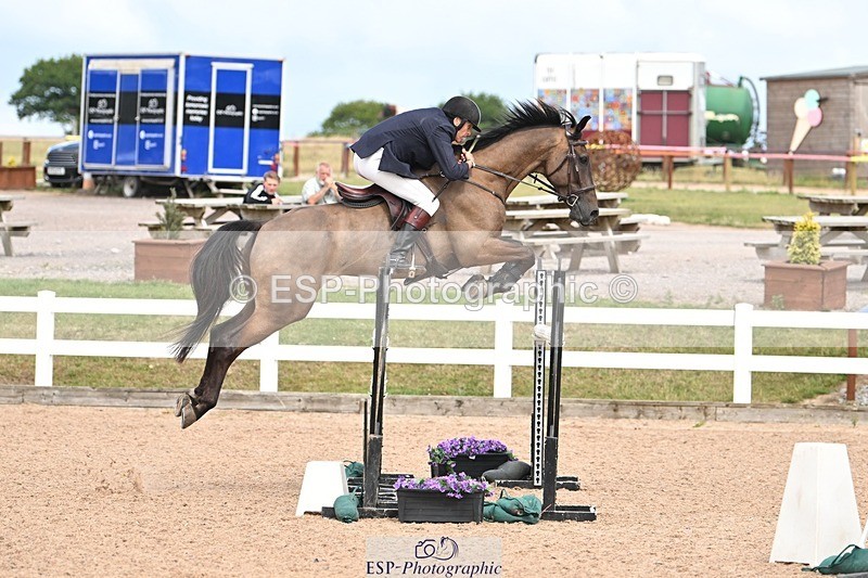 250723-155243-01249 - Cls 6 Foxhunter and 1.20m
