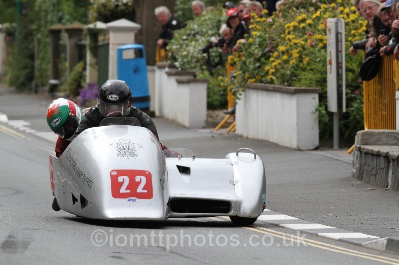 Mike Cookson & Alun Thomas - Sure Sidecar Race 2