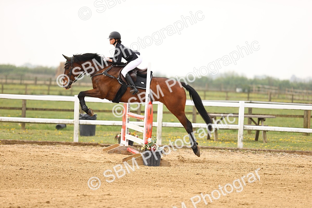  - Class 15 - Senior British novice - 90cm