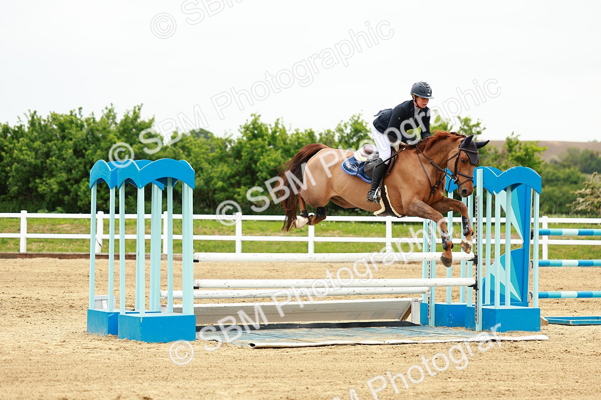 SBM_000997 - Class 5 - Senior Foxhunters - 1.20m