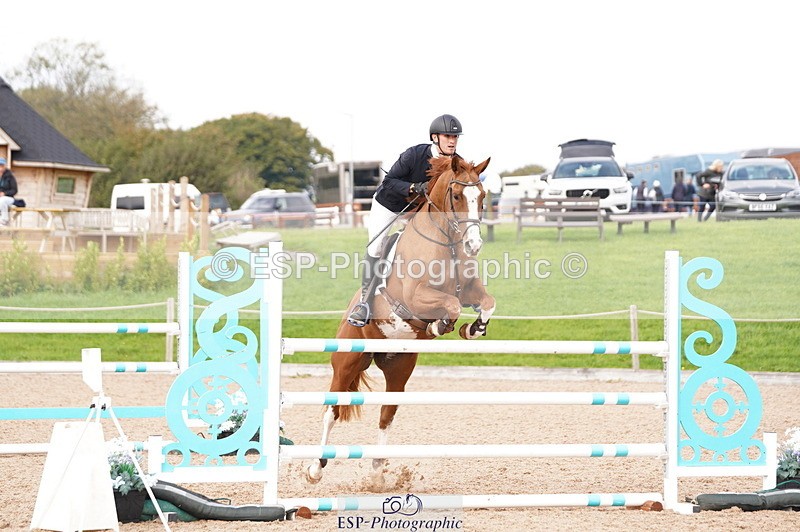 241004A-150806-00890 - Fri 04 Snr Fox & 1.20m Open