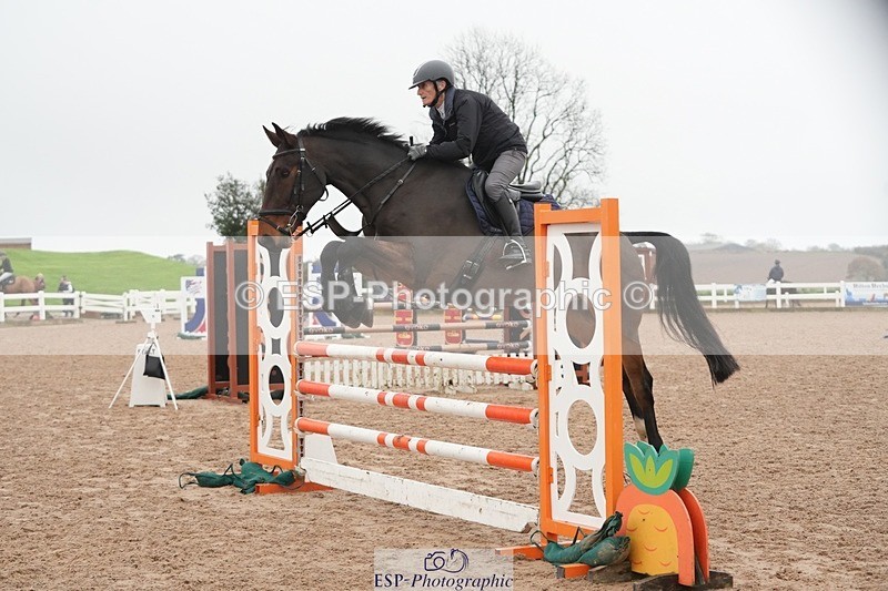 251107-124615-00786 - Cls 5 Newcomers and 1.10m Open