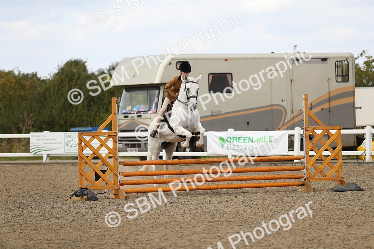 SBM_05642 - Class 48a Style & Performance 70cm (15-19)