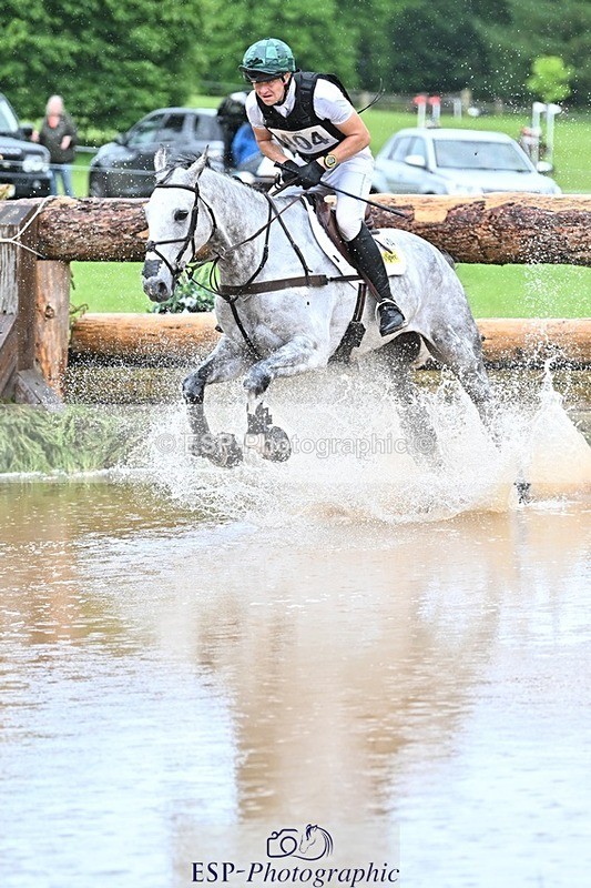 240526-124205-22146 - 404-DEERPAIRC_REVELRY-Max_Warburton