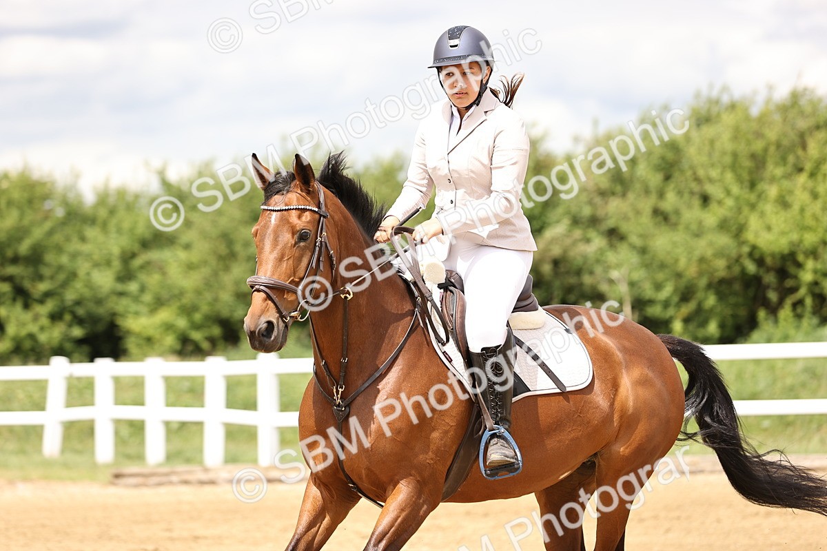 SBM_003144 - Class 11 - Senior Newcomers - 1.10m