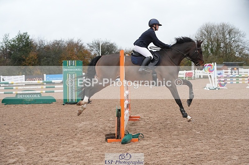 251109-090050-03136 - Cls 15 British Novice and 90cm Open