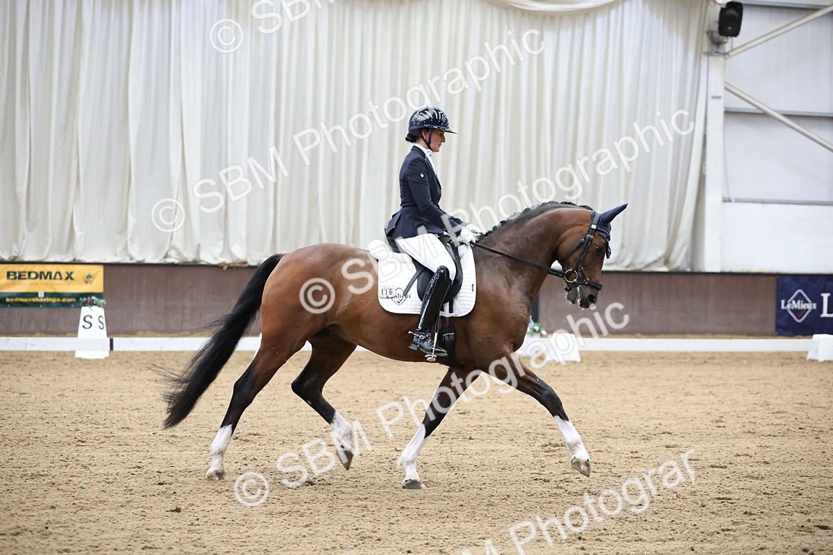 SBM_002870 - Class 5 - Novice 6 Gold - 10.24-11.30