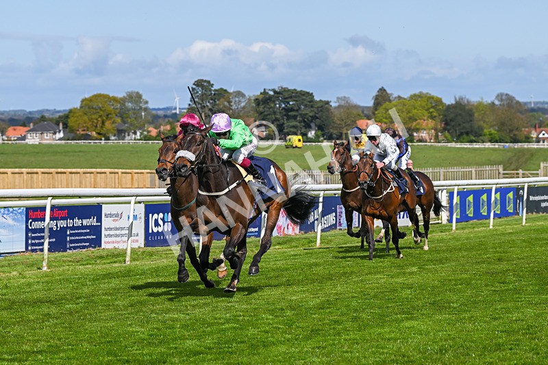 250424-Race 3-Dambuster-0997 - Race 3