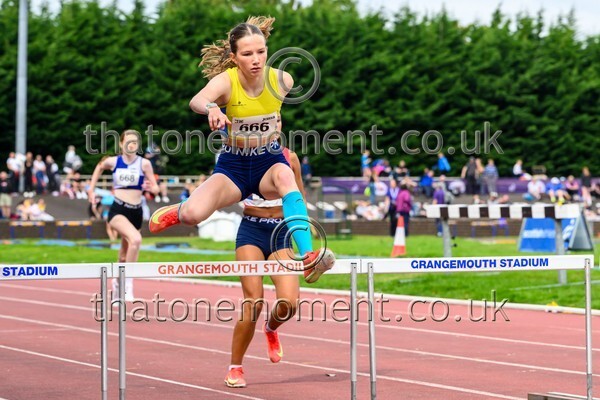 Age26 SAT-916241 - Track Female Set One