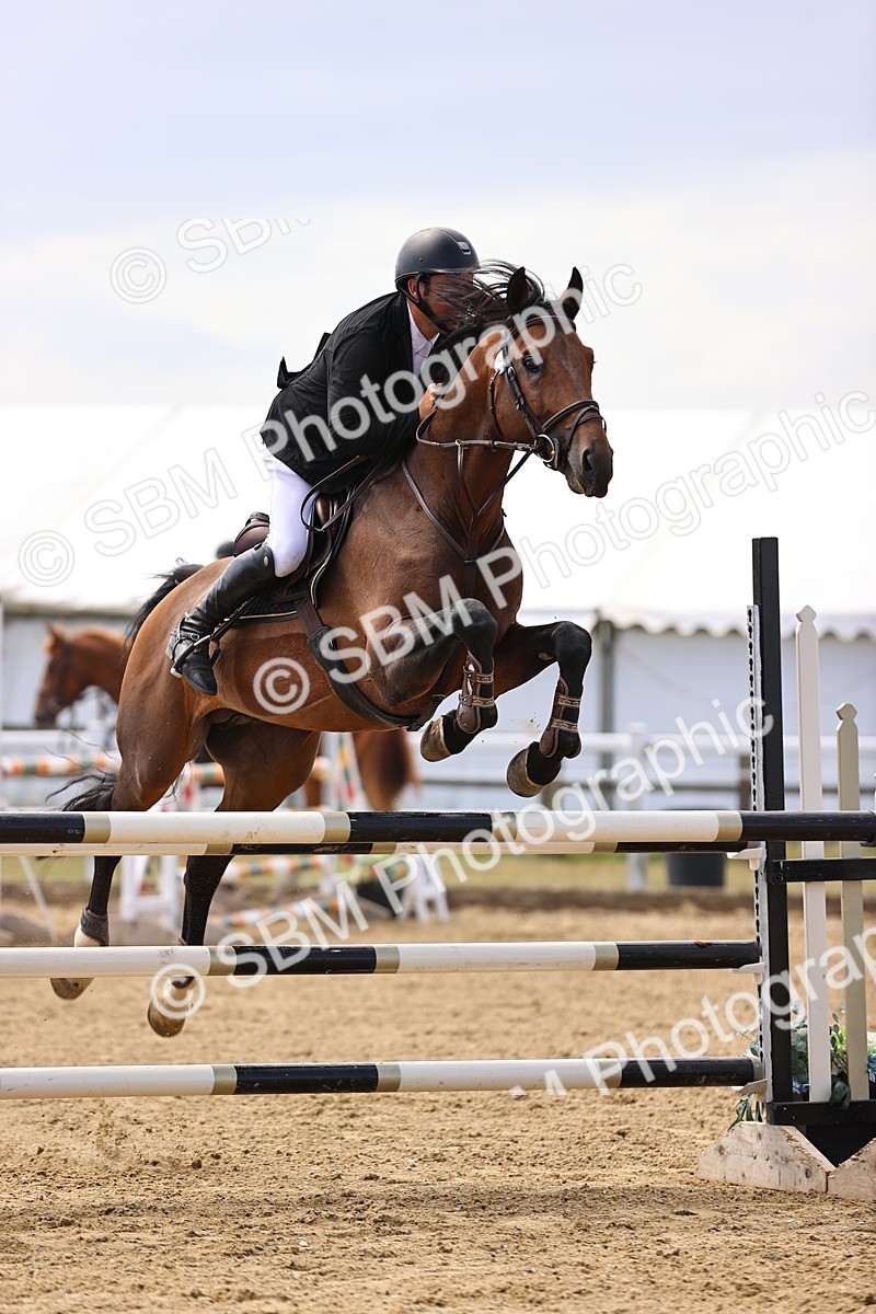 SBM_009949 - Class 8 - Senior Newcomers - 1.10  Open