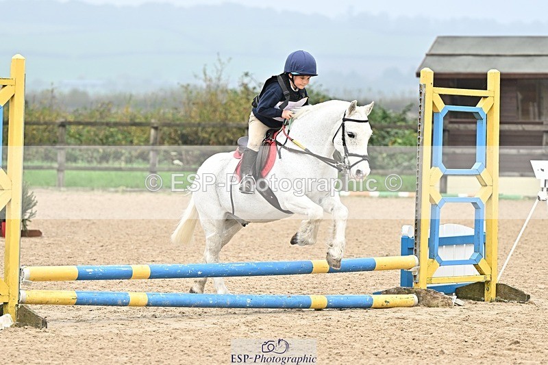 241110-102425-00286 - 40cm Showjumping