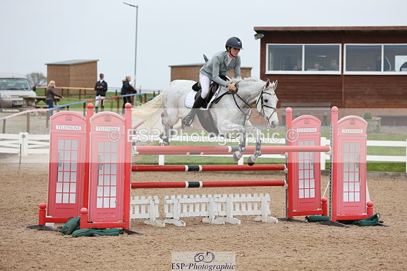 241101A-140004-02326 - FRI Cls 6 Foxhunter and 1.20m Open
