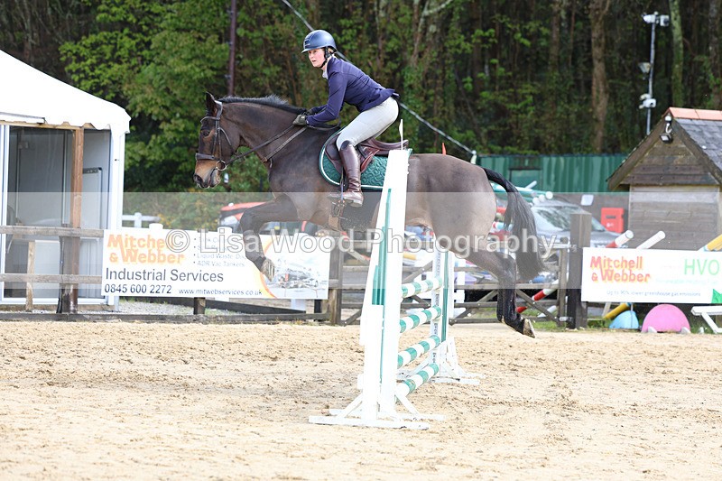 3E7A0800 - Class 4: Senior British Novice/90cm open