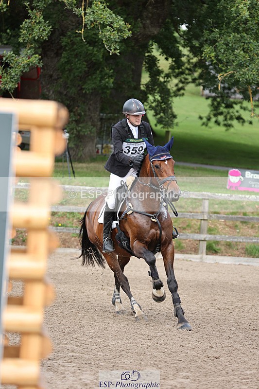 240804-100937-10921 - 359-Max_Forster-HOLD_ON_MY_HEART