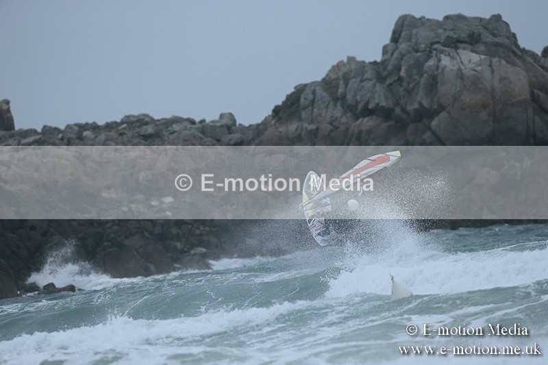 WS 030413-101 - Windsurfing