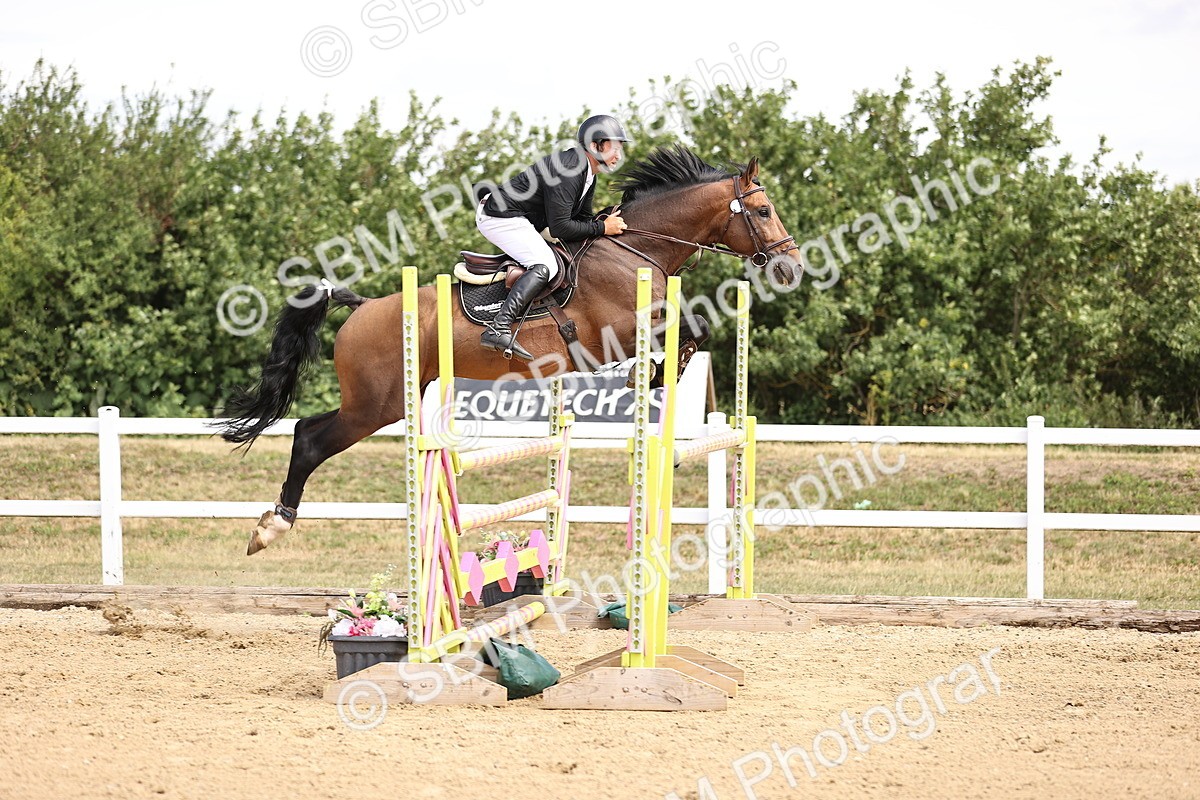 SBM_009946 - Class 8 - Senior Newcomers - 1.10  Open