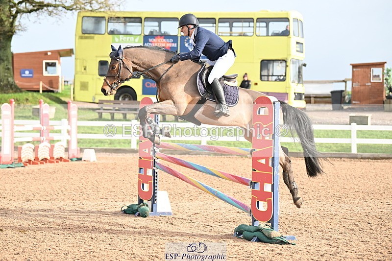 231209A-124024-01803 - Cls 12 Newcomers & 1.10m Open