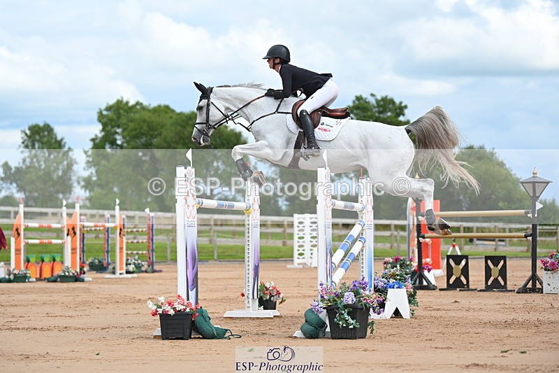 230721A-152652-07235 - Cls 10, 2 Star Big 1.45m Start to break