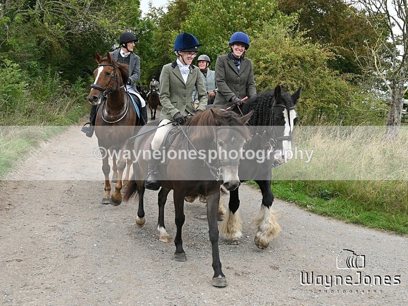WJ7_0877 - Berks & Bucks Hound Exercise Blewbury 13-09-26