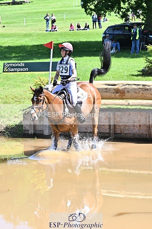 240525-111418-12262 - 329-GLOBAL_AMARETTO-Charlotte_Agnew