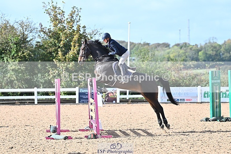 261014-131812-00619 - Cls  05 Snr Newcomers & 1.10m Open