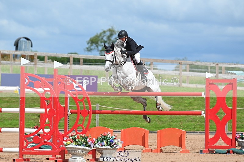 230721A-153421-07310 - Cls 10, 2 Star Big 1.45m Start to break