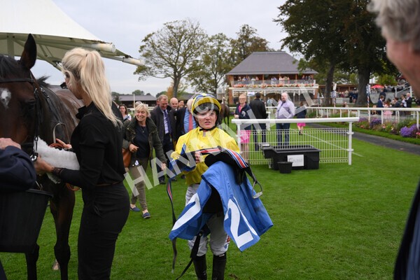 yr09102021r7-43 - Race 7 5.00pm Coral Proud Sponsors Of British Racing Finale Handicap