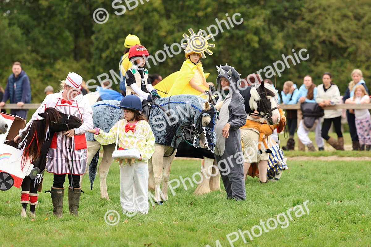 SBM_61697 - S37a - Fancy Dress Showing