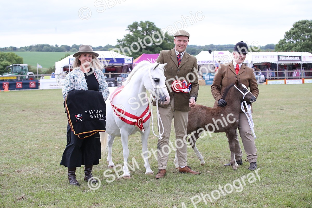 SBM_09891 - Ch 50 - Price Family Supreme In Hand