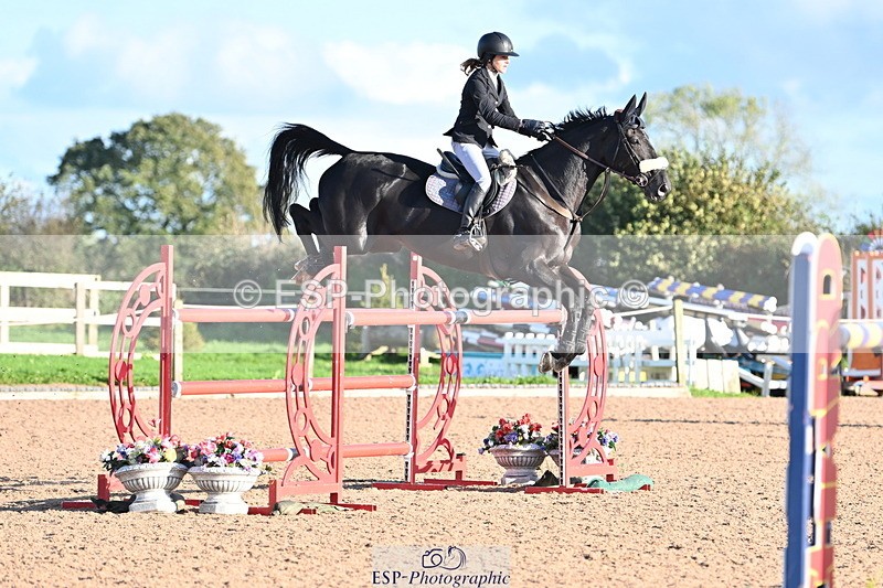 231014A-182230-06558 - Cls 21 National 1.30 & 1.40m Open