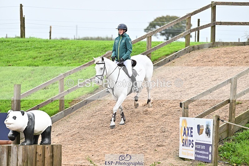 250920-161835-01864 - Cls 22 Pony Intro 90cm Derby