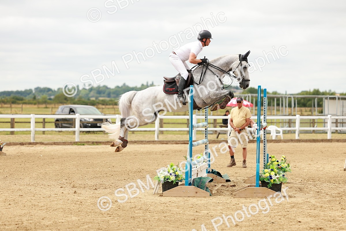 SBM_017543 - Class 21 - Senior Newcomers Championship 2d Rd
