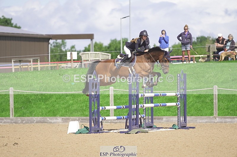 230806A-112928-01602 - Cls 13 Snr Newcomers & 1.10m Open