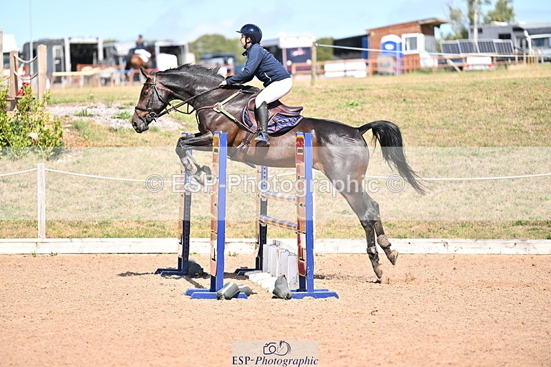 250827B-131900-00527 - Cls 4 Snr Newcomers 1.10m