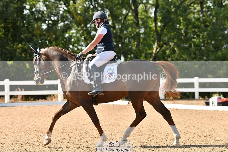 250817-155004-11360 - 214-Verity.PerryVogue