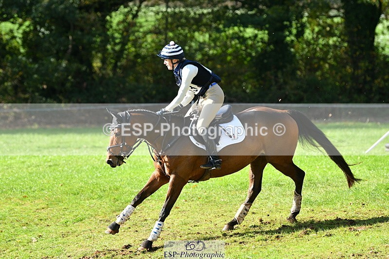 251025A-125519-19819 - F-453-Lucy.Lloyd