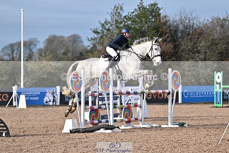 251126-121752-00421 - Cls 4 Newcomers and 1.10m