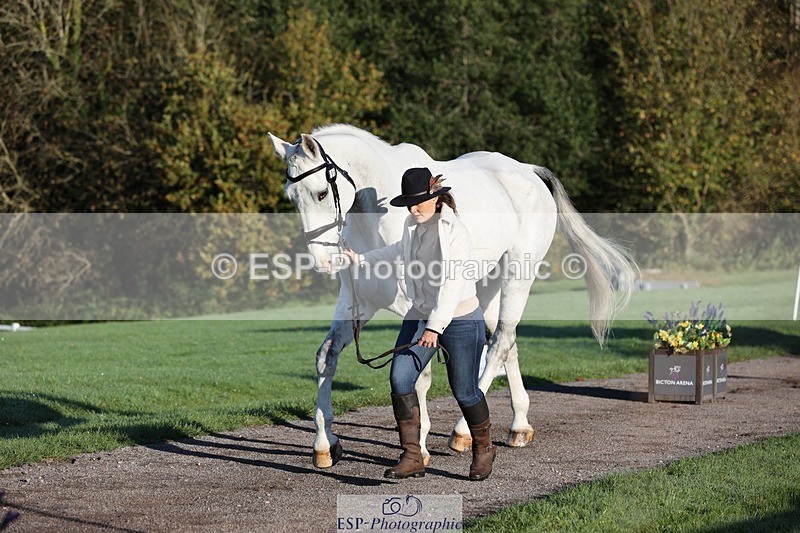 241027-084321-14772 - 386-Sarah.Ulph-COOL.ICE