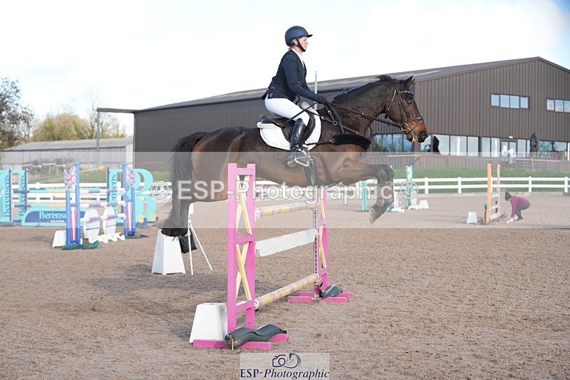 251108-124640-02569 - Cls 13 Foxhunter and 1.20m Open